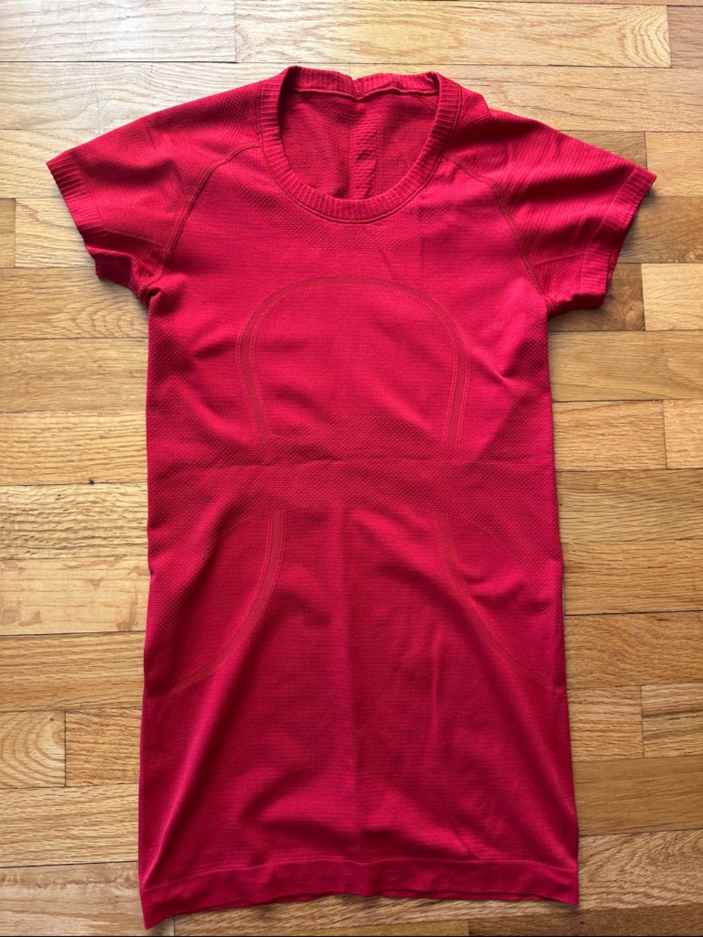 lululemon athletica Red Short Sleeve Athletic Tee